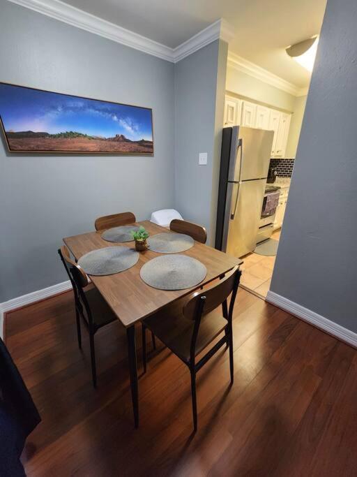 Blue Shark *E4* @ Midtown Comfortable 1Br King Apartment Хьюстон Экстерьер фото